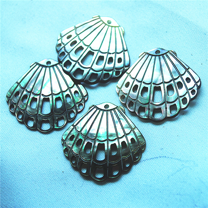 Women'S Accessories Nz - 4PCS BLACK SHELL PENDANTS CARVING SHAPE
