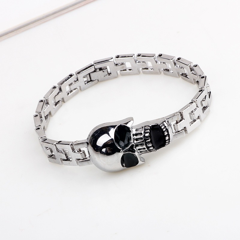 Skull Titanium Steel Bracelet  - огляд і ціна Women'S Accessories To Wear With Watch